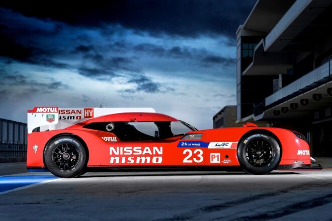 Spoločnosť Nissan odhalila počas zápasu Super Bowl svojho čierneho koňa pre preteky v Le Mans