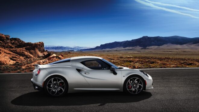 Svetová premiéra Alfy Romeo 4C Launch Edition