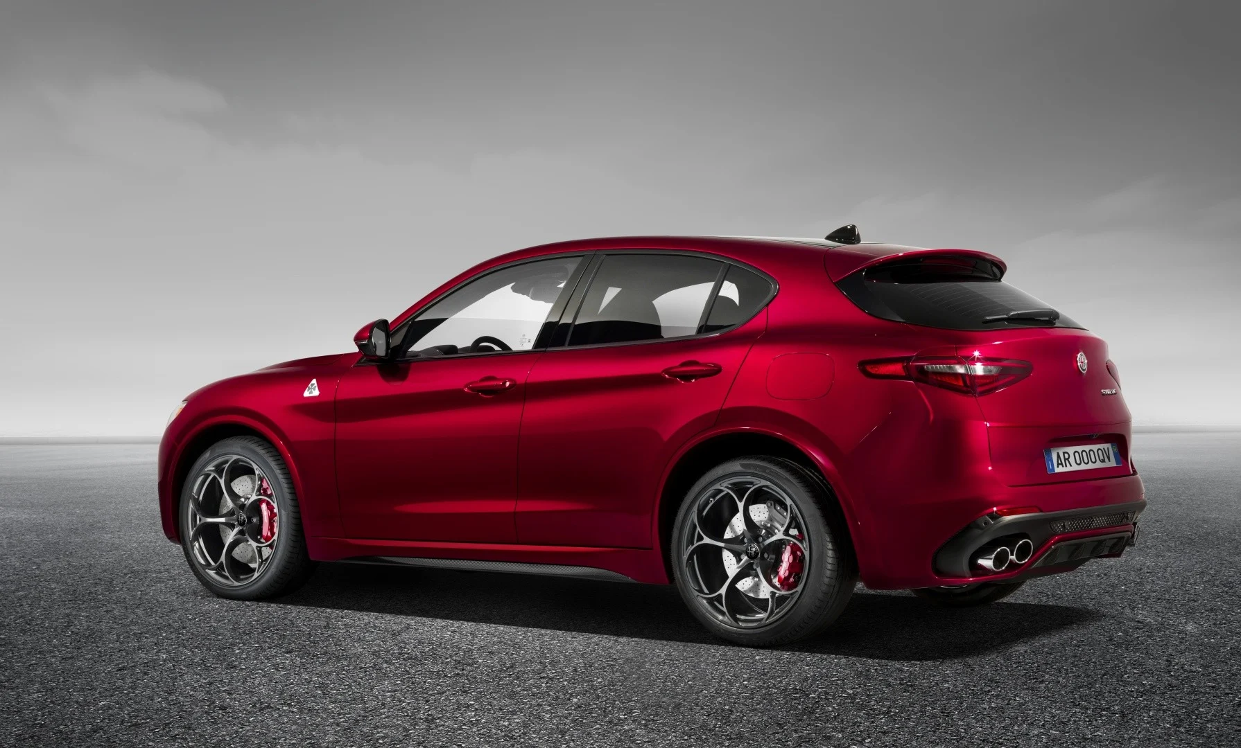 161116_Alfa_Romeo_Stelvio_Quadrifoglio_02.jpg