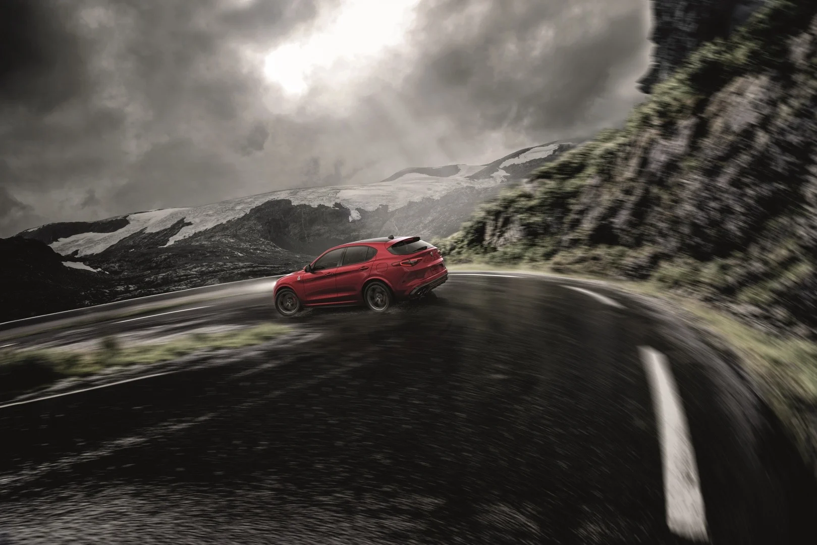 161116_Alfa_Romeo_Stelvio_Quadrifoglio_09.jpg