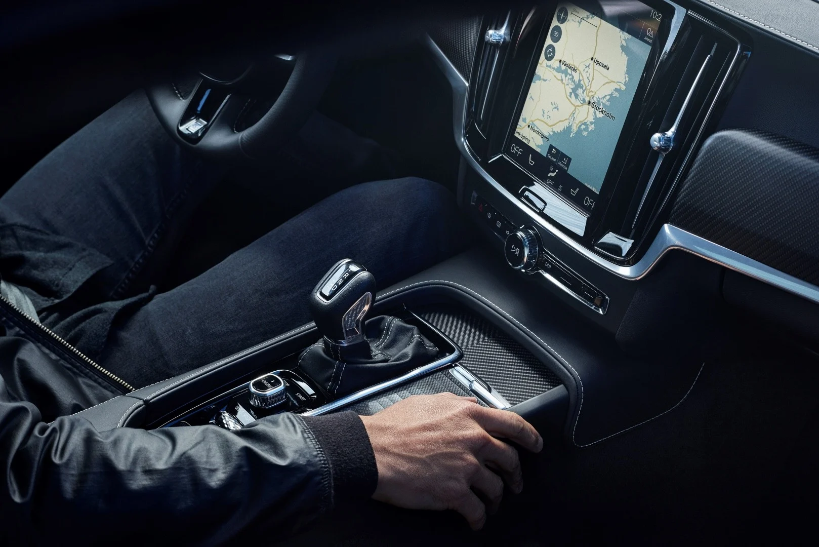 192797_Volvo_S_V90_R_Design_Interior.jpg