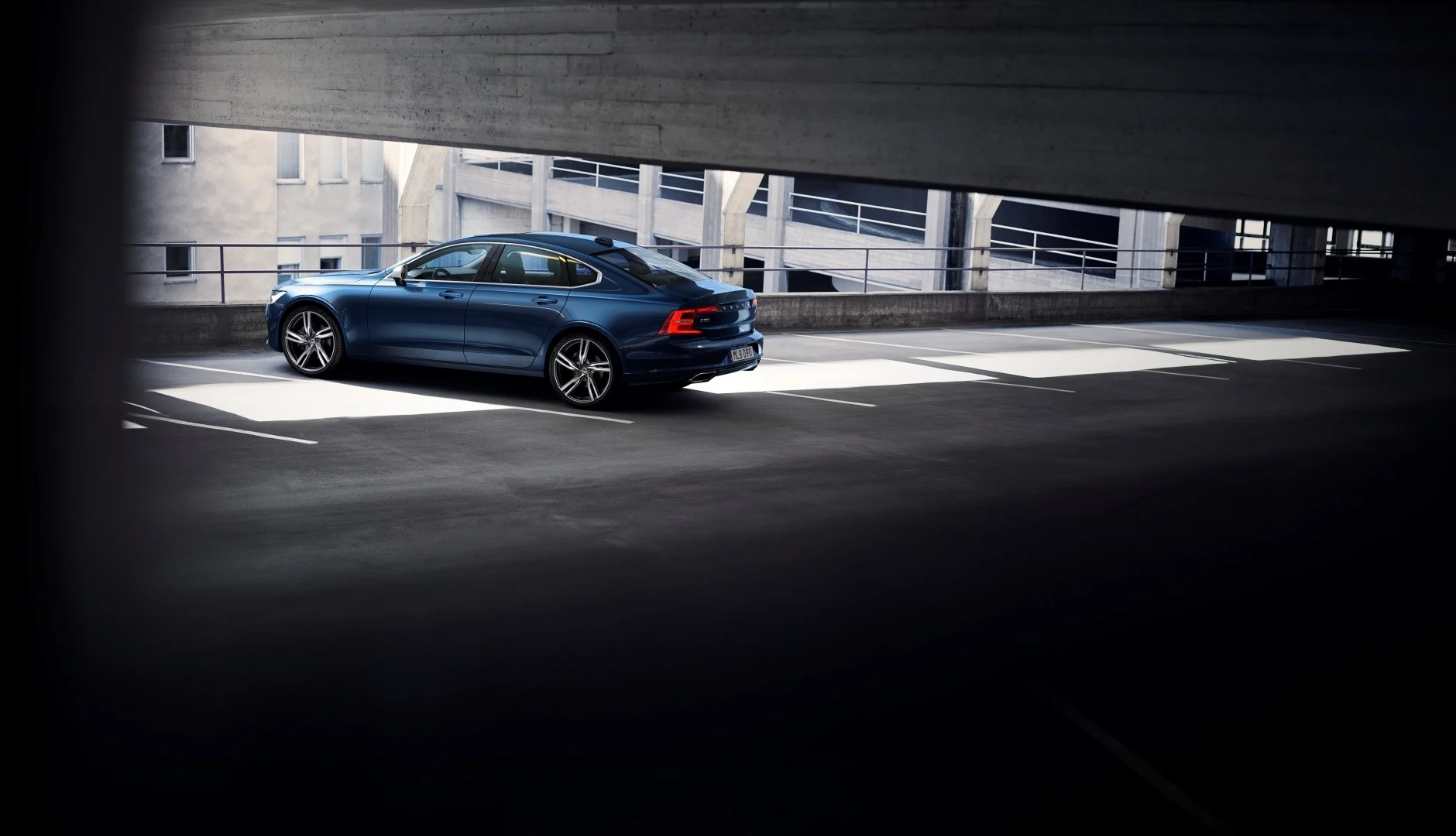 192802_Volvo_S90_R_Design_Location.jpg