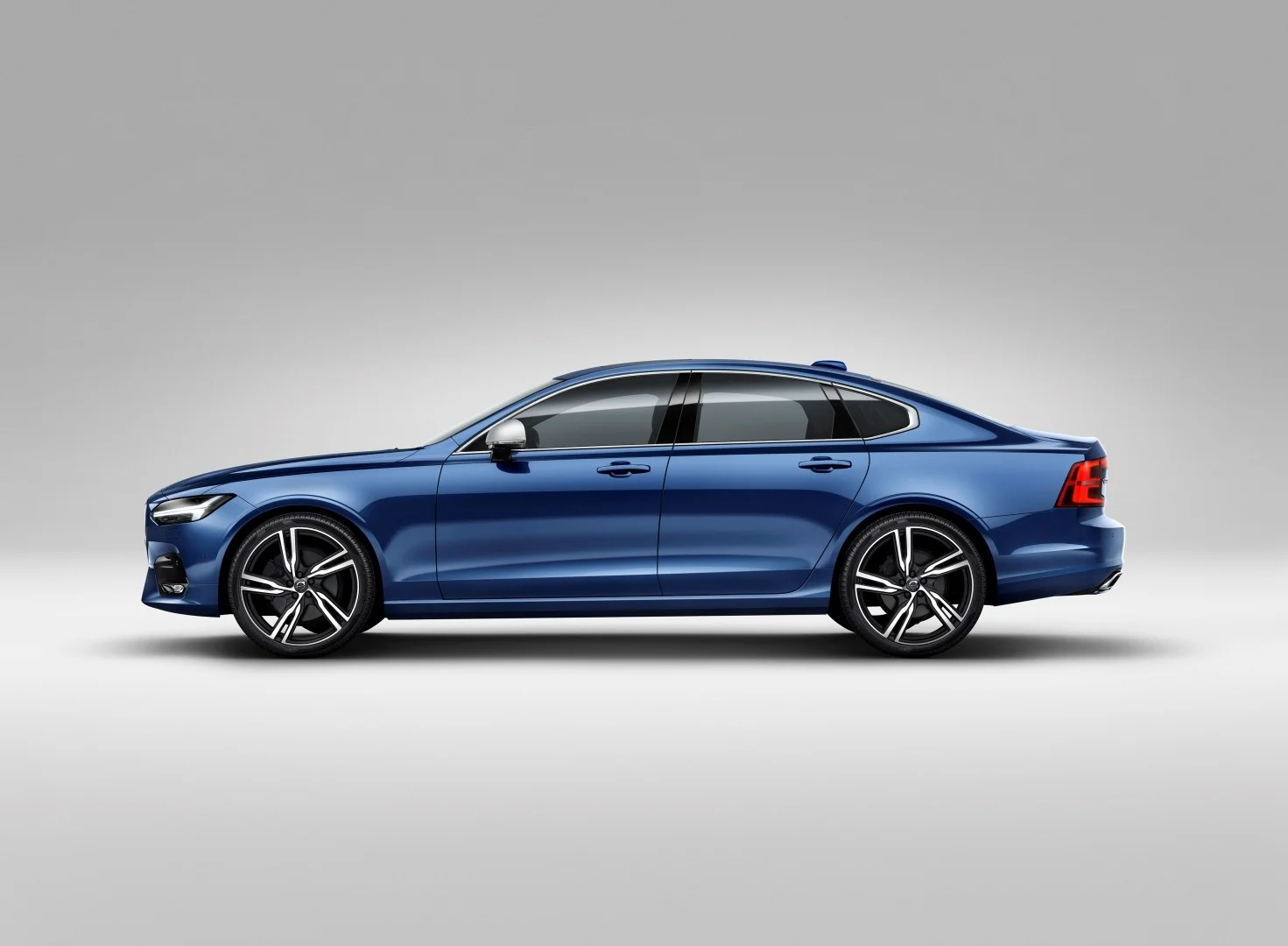 192812_Volvo_S90_R_Design_Studio.jpg