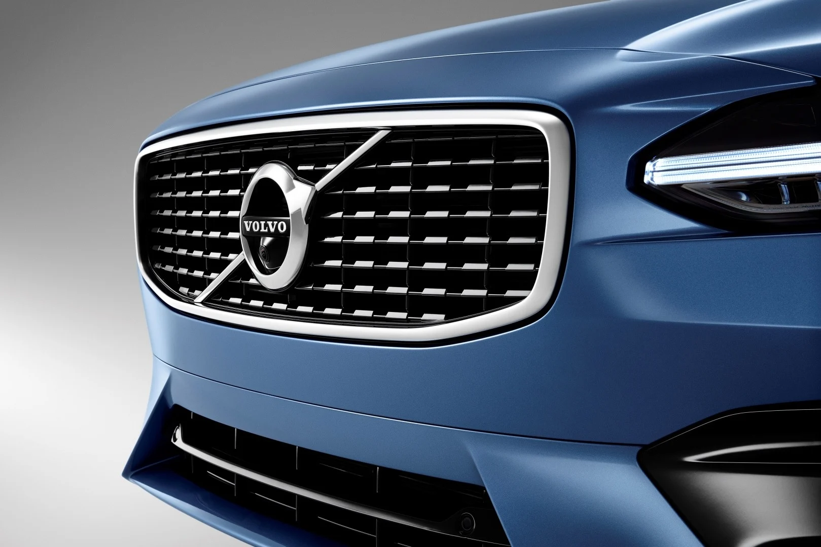 192814_Volvo_S_V90_R_Design_Studio.jpg