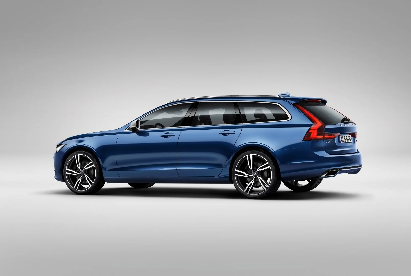 192821_Volvo_V90_R_Design_Studio.jpg