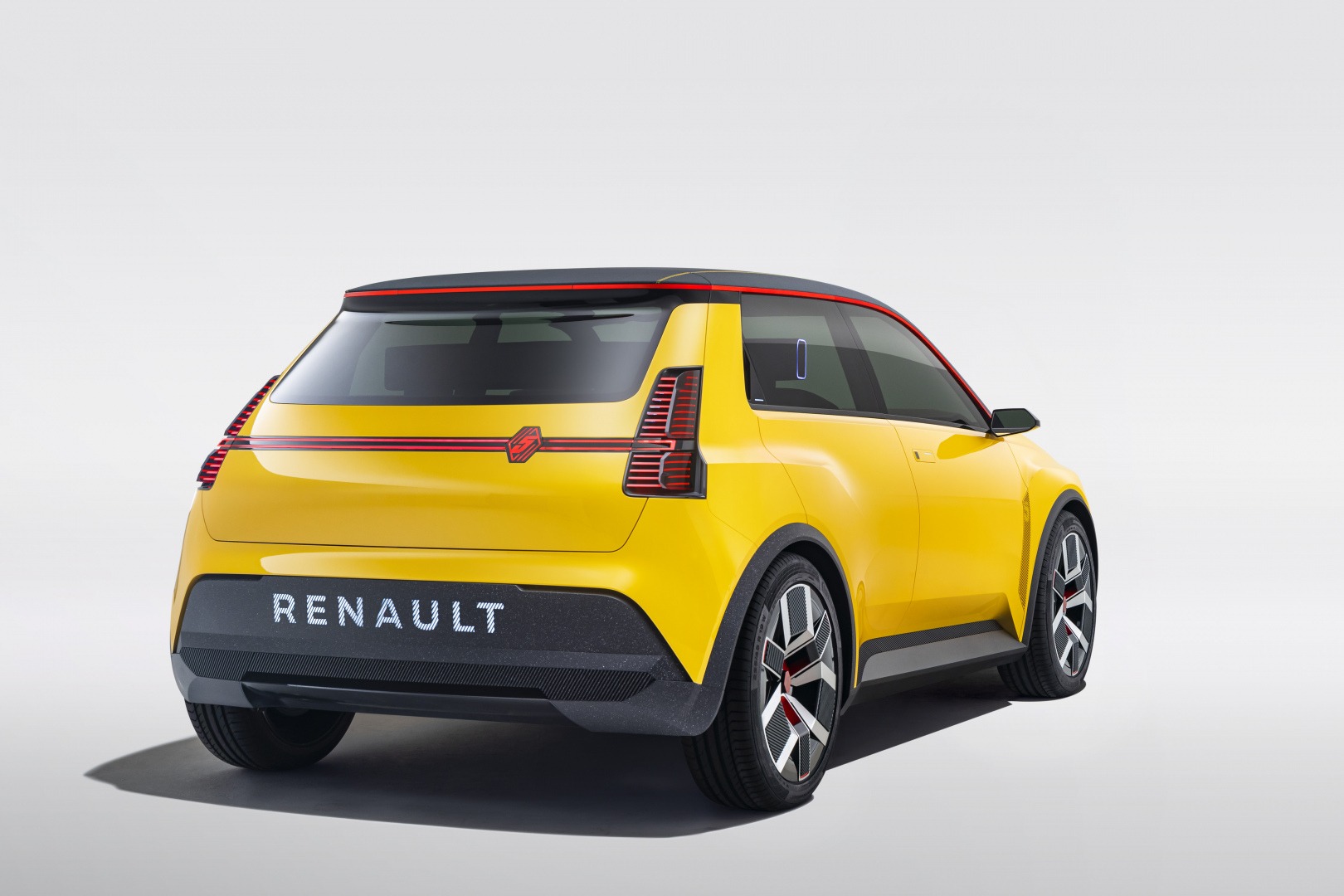 33579_3-2021_-_renault_5_prototype.jpeg