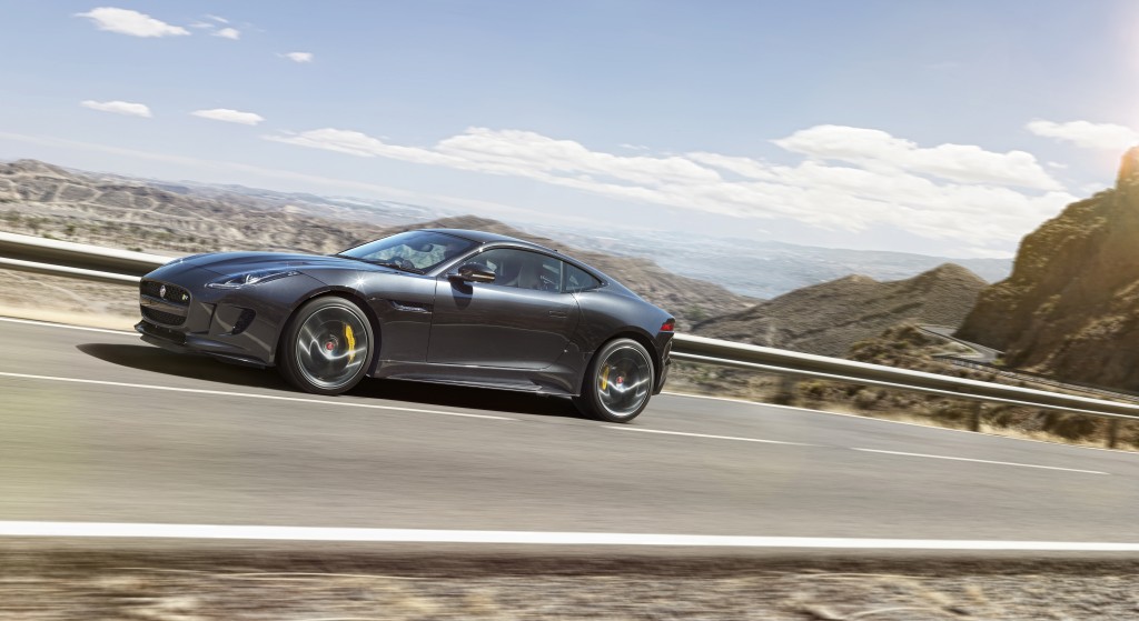 Jag_FTYPE_16MY_AWD_R_Storm_Grey_Image_191114_03_98631.jpg