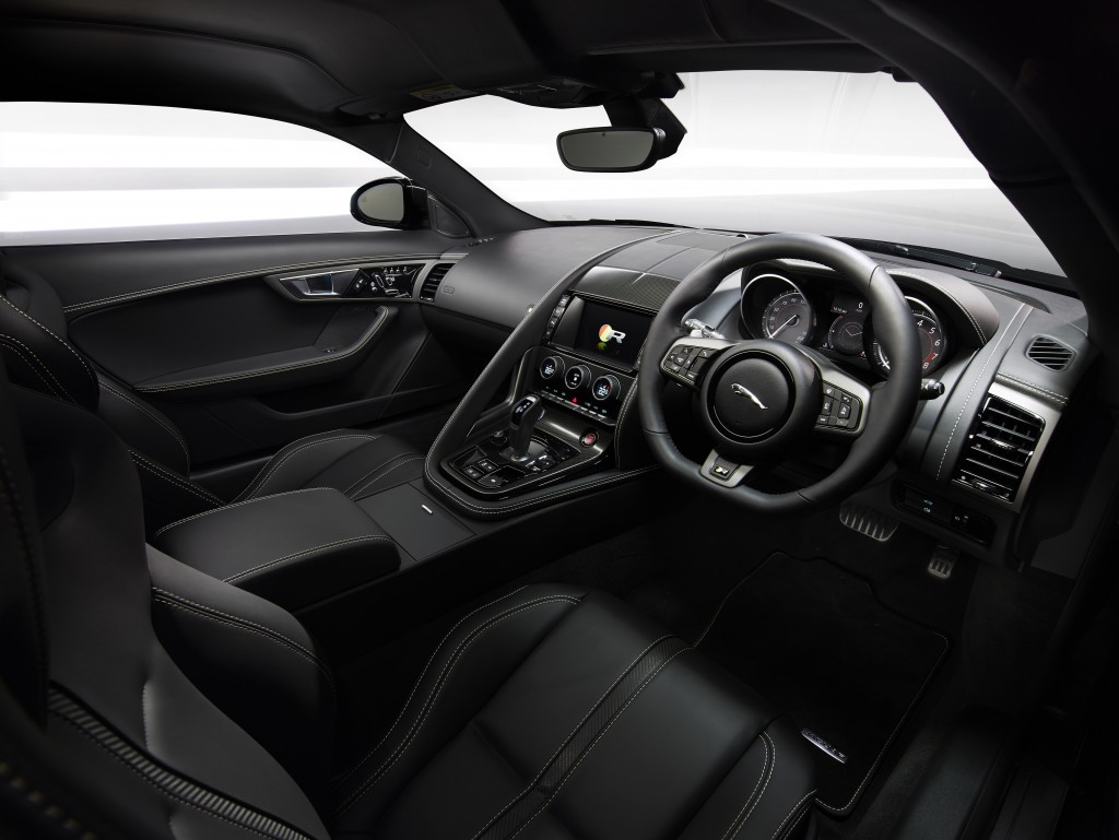 Jag_FTYPE_16MY_AWD_R_Storm_Grey_Studio_191114_05_98668.jpg