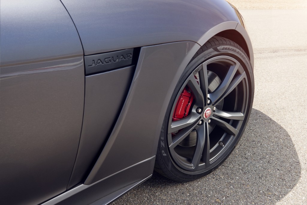 Jag_FTYPE_SVR_Convertible_Detail_170216_32_126622.jpg