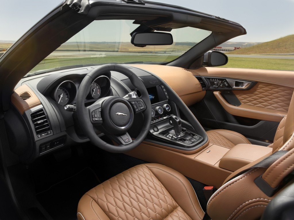 Jag_FTYPE_SVR_Convertible_Interior_170216_30_126615.jpg