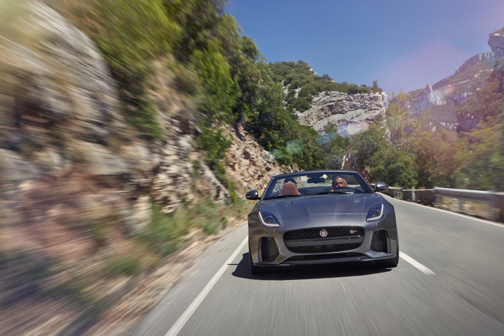 Jag_FTYPE_SVR_Convertible_Location_170216_20_126617.jpg