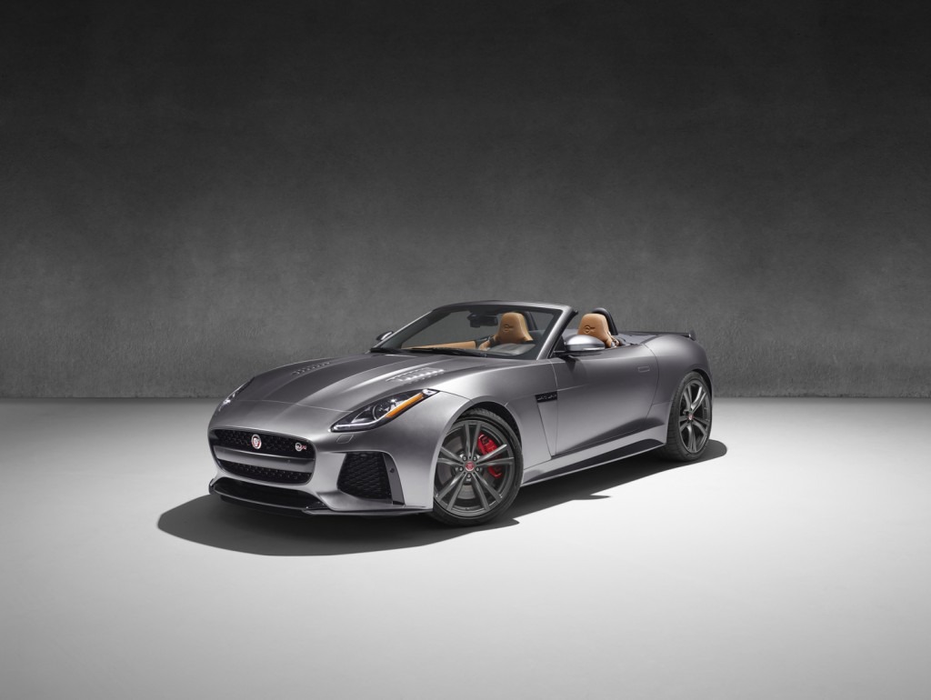 Jag_FTYPE_SVR_Convertible_Studio_170216_51_126616.jpg