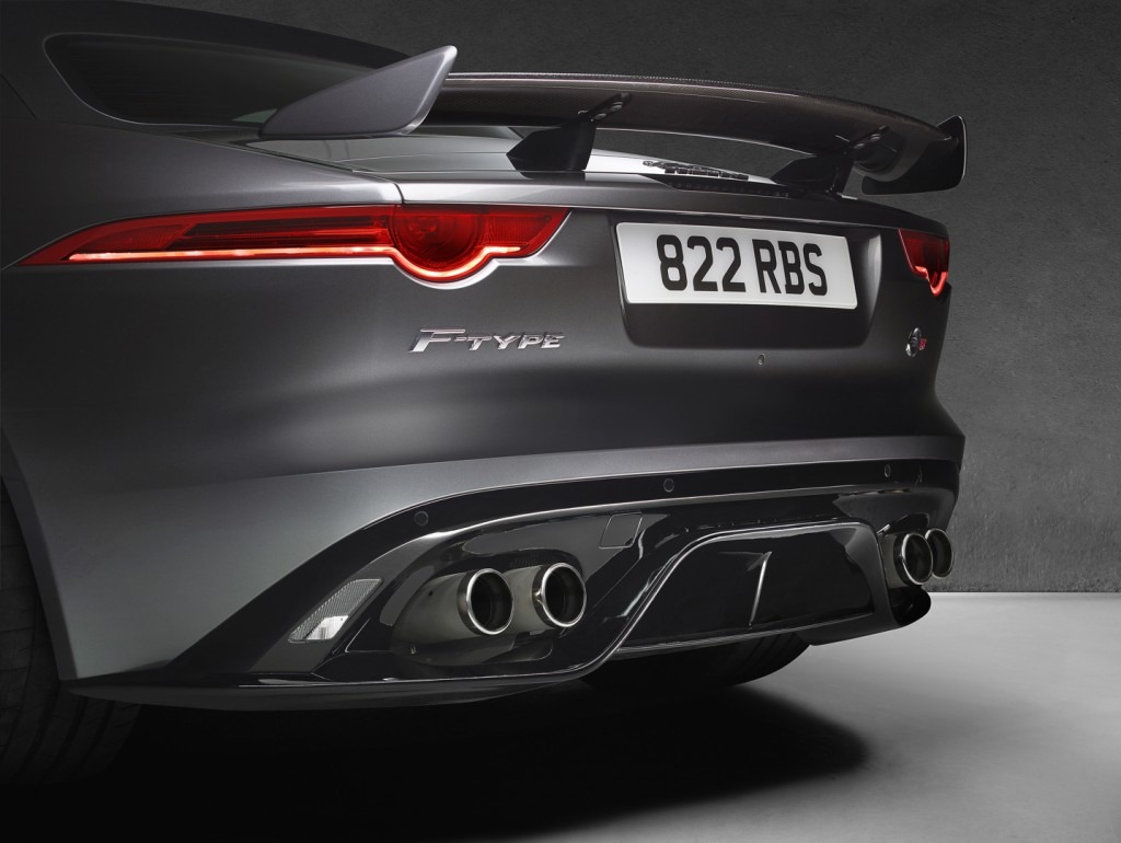 Jag_FTYPE_SVR_Convertible_Studio_Detail_170216_56_126621.jpg
