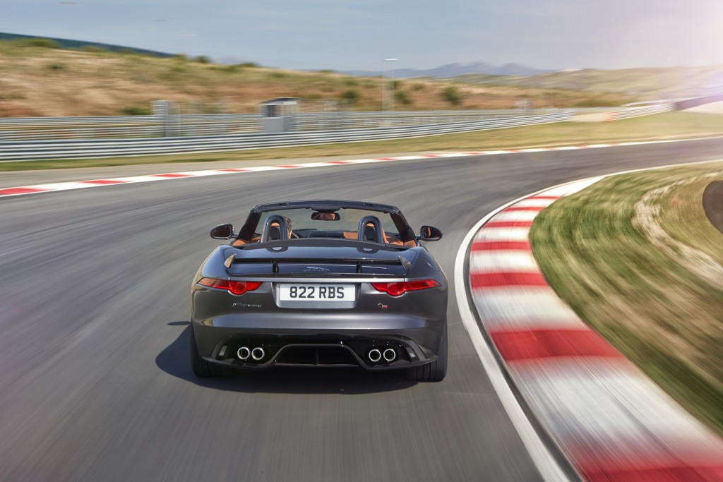 Jag_FTYPE_SVR_Convertible_Track_170216_26_126629.jpg