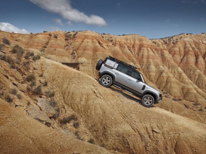 Predstavujeme nový LAND ROVER DEFENDER