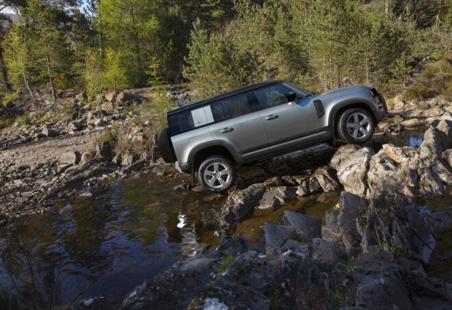 Predstavujeme nový LAND ROVER DEFENDER