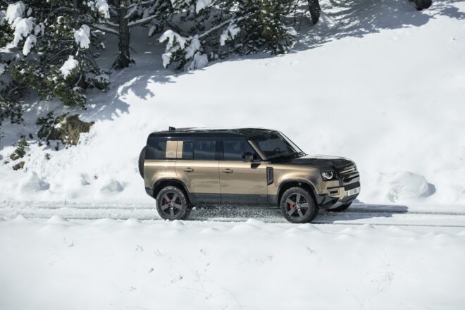 Predstavujeme nový LAND ROVER DEFENDER