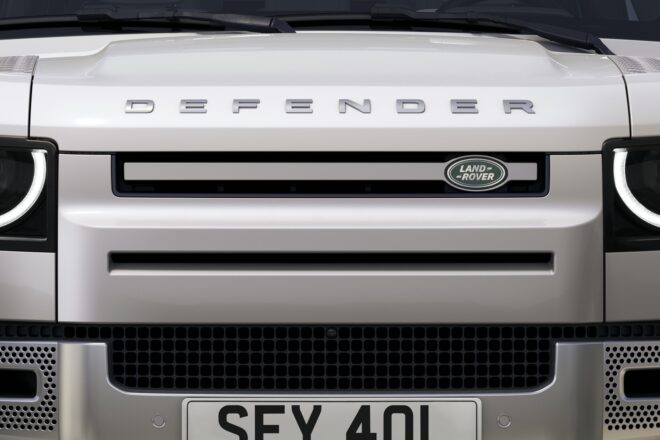 Nový Land Rover Defender 130