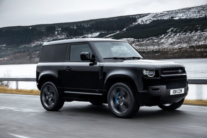 Nový výkonný DEFENDER V8 a exkluzívne špeciálne edície rozširujú ponuku