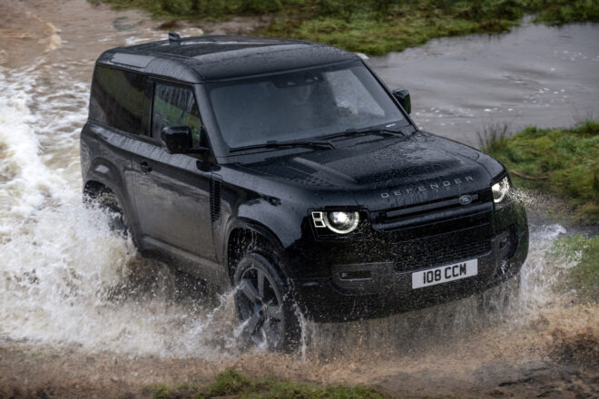 Nový výkonný DEFENDER V8 a exkluzívne špeciálne edície rozširujú ponuku