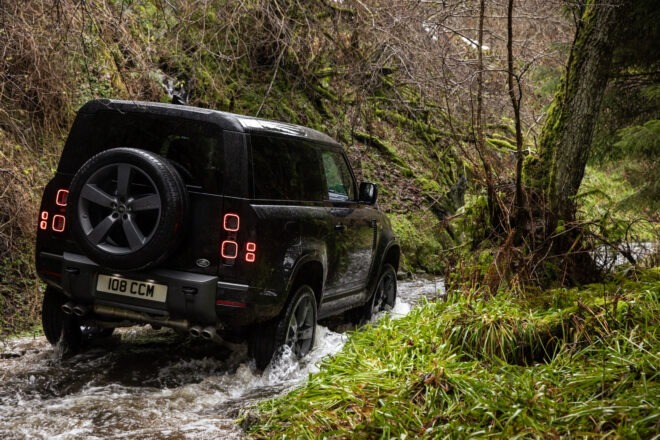 Nový výkonný DEFENDER V8 a exkluzívne špeciálne edície rozširujú ponuku