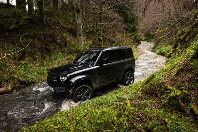 Nový výkonný DEFENDER V8 a exkluzívne špeciálne edície rozširujú ponuku