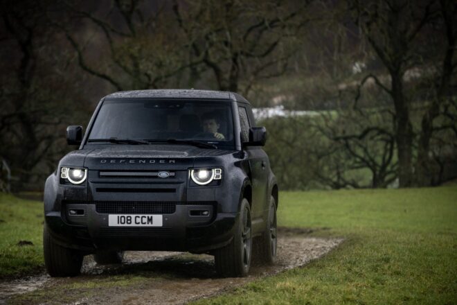 Nový výkonný DEFENDER V8 a exkluzívne špeciálne edície rozširujú ponuku
