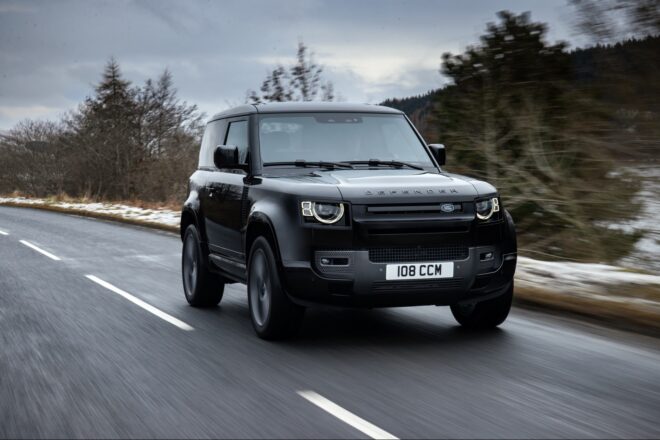 Nový výkonný DEFENDER V8 a exkluzívne špeciálne edície rozširujú ponuku