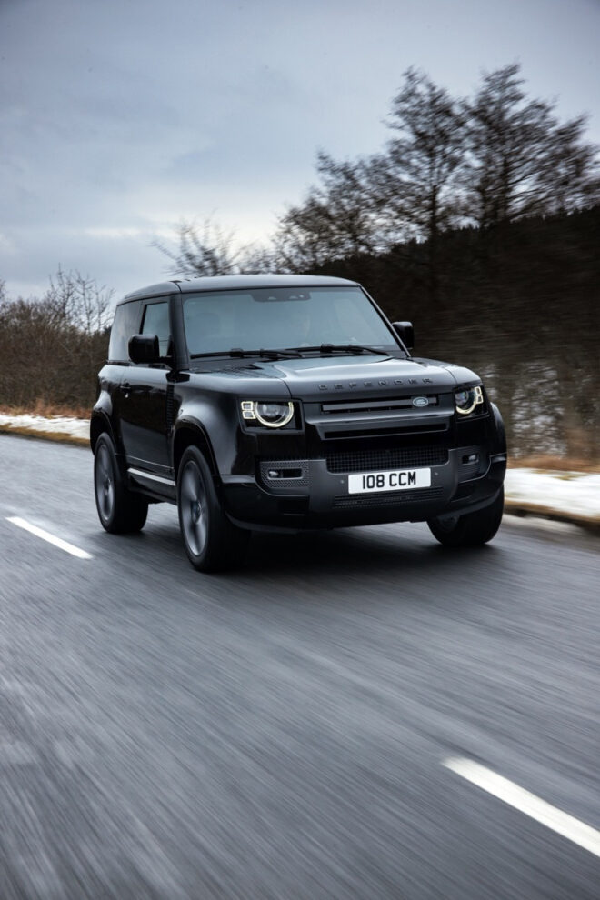 Nový výkonný DEFENDER V8 a exkluzívne špeciálne edície rozširujú ponuku