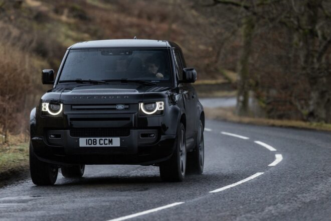 Nový výkonný DEFENDER V8 a exkluzívne špeciálne edície rozširujú ponuku