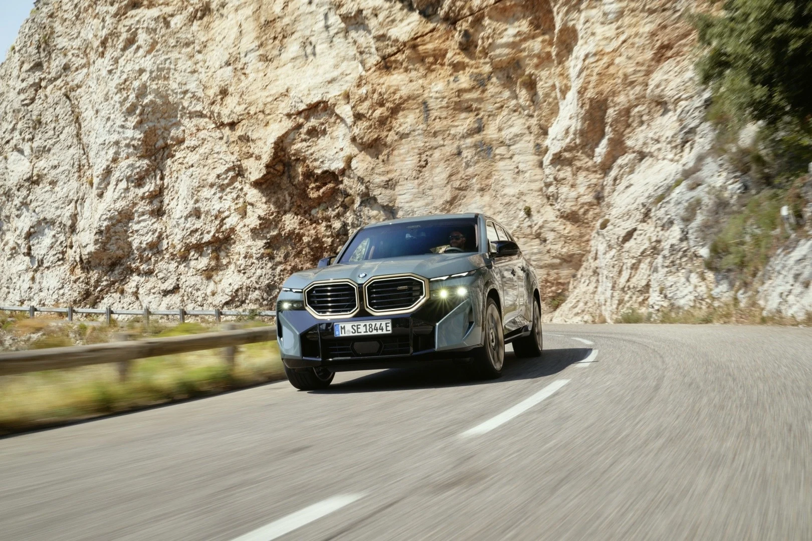 P90478657_highRes_the-first-ever-bmw-x.jpg