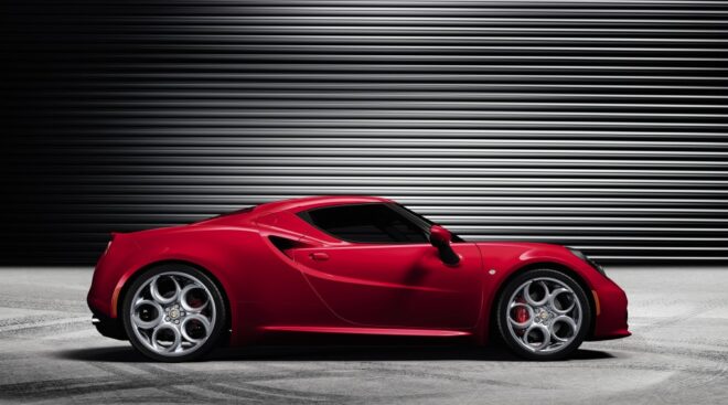 Svetová premiéra Alfy Romeo 4C Launch Edition