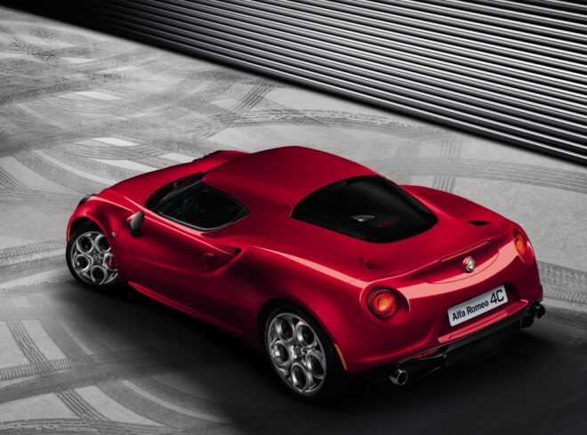 Svetová premiéra Alfy Romeo 4C Launch Edition