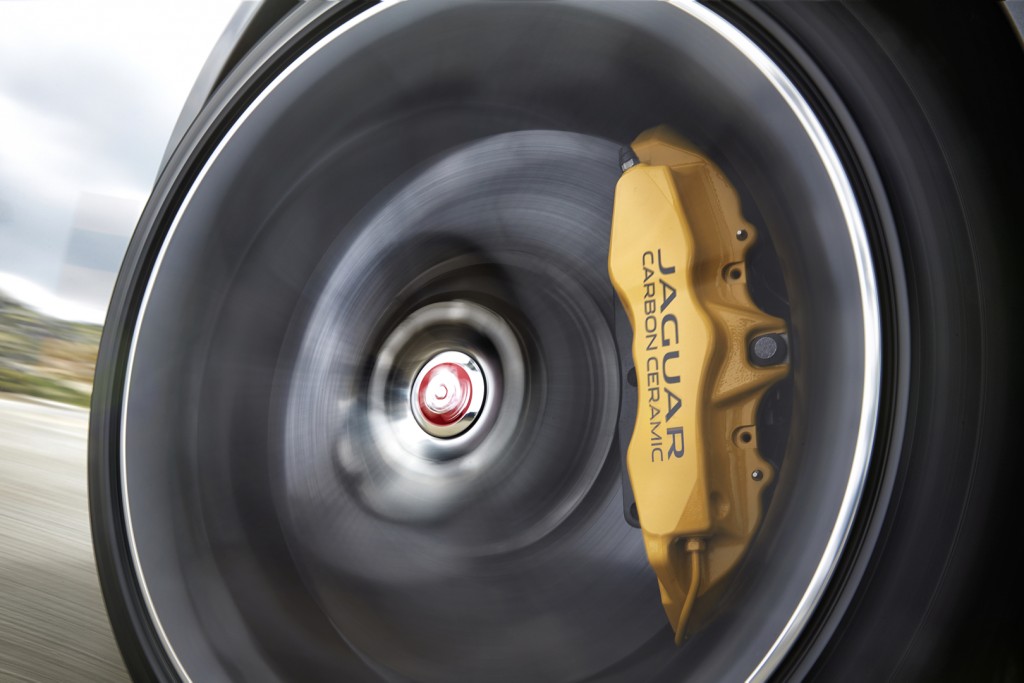 jag_f-type_r_coup__stratus_detail_image_201113_41.jpg