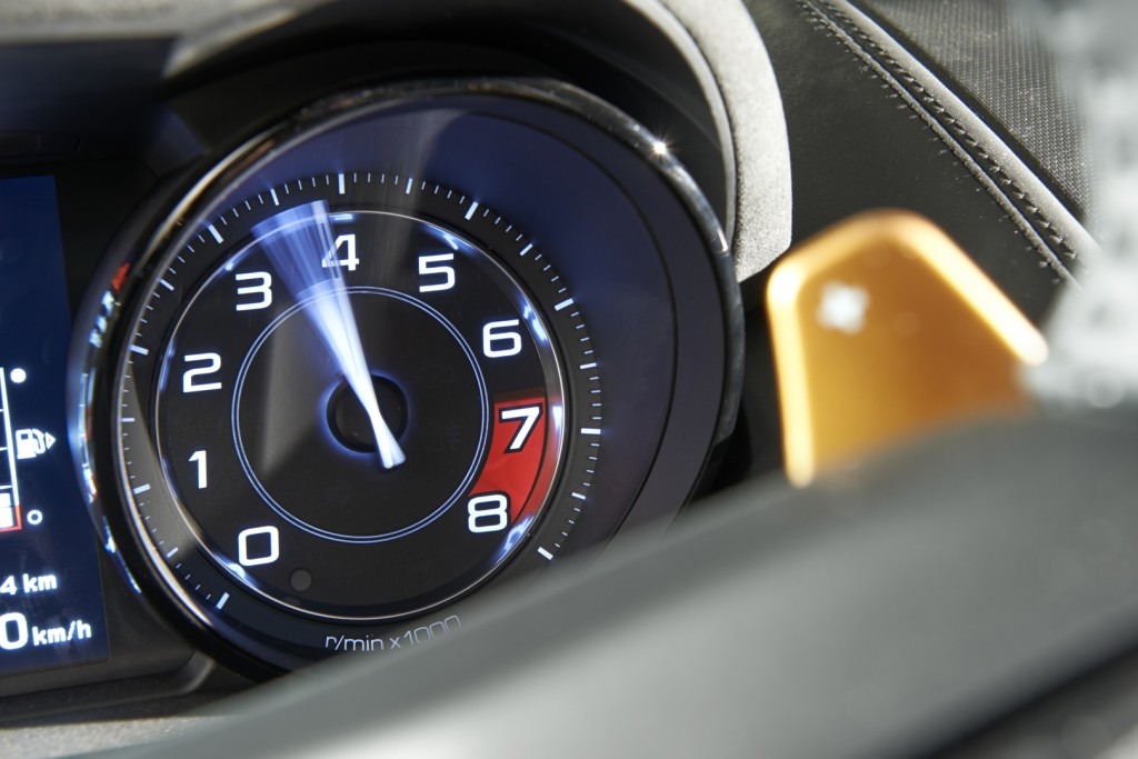 jag_f-type_r_coup__stratus_detail_image_201113_43.jpg