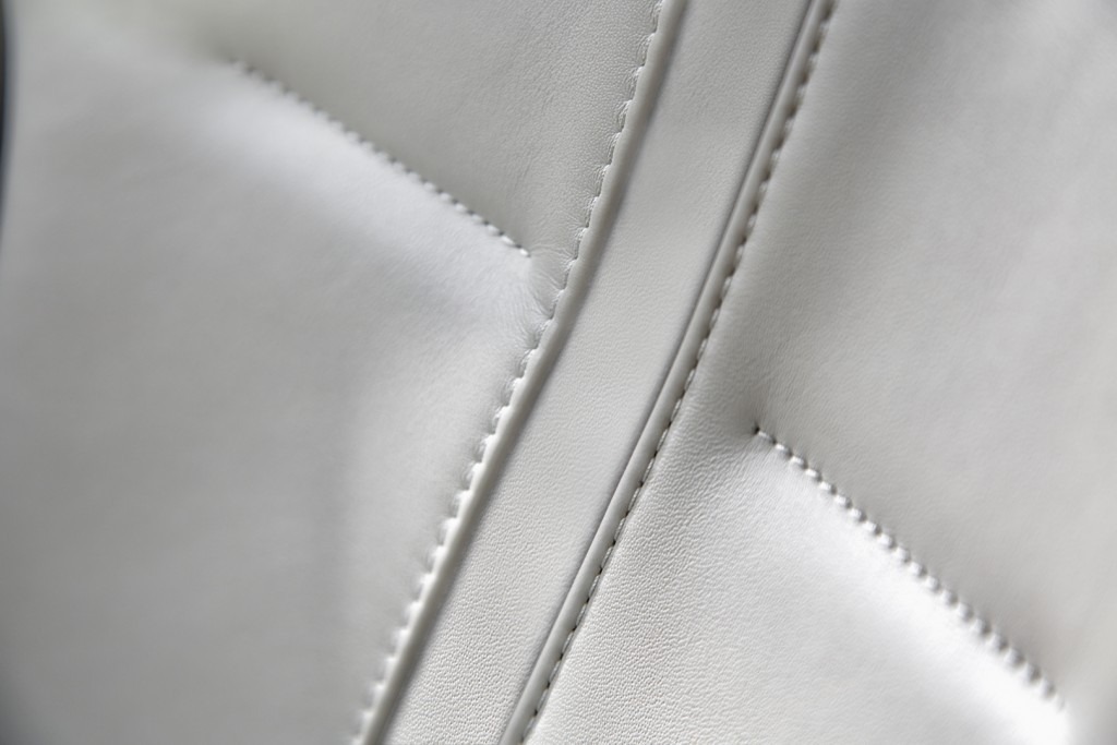 jag_f-type_r_coup__stratus_detail_image_201113_46.jpg