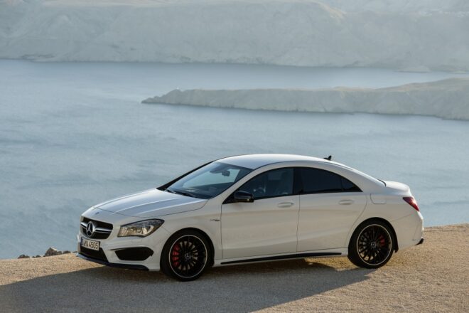 Štvordverové kupé CLA 45 AMG vyniká dizajnom i výkonom