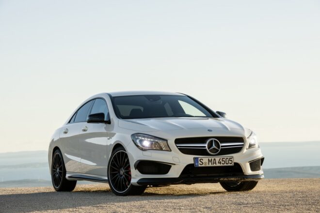 Štvordverové kupé CLA 45 AMG vyniká dizajnom i výkonom