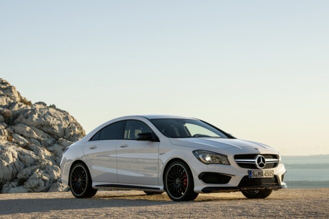Štvordverové kupé CLA 45 AMG vyniká dizajnom i výkonom