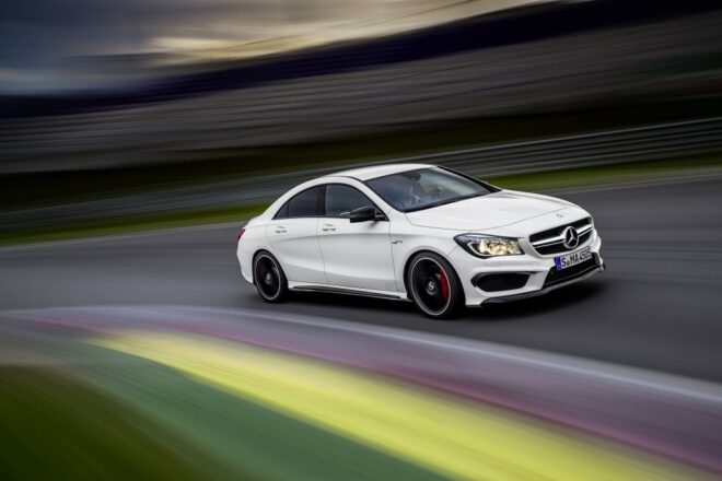 Štvordverové kupé CLA 45 AMG vyniká dizajnom i výkonom