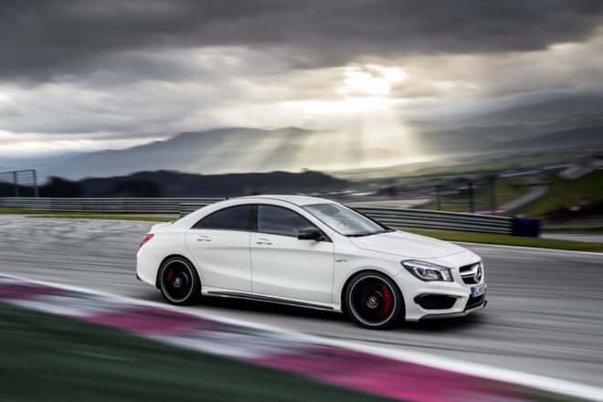 Štvordverové kupé CLA 45 AMG vyniká dizajnom i výkonom
