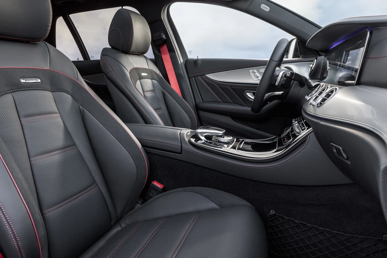 Nový Mercedes-AMG E 43 4MATIC kombi zvýšil výkon