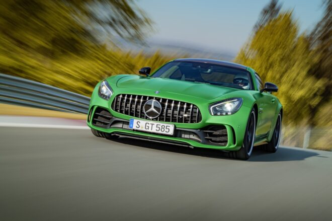 Mercedes-AMG GT R na bežné cesty s génmi pretekára