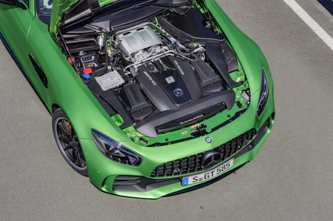 Mercedes-AMG GT R na bežné cesty s génmi pretekára
