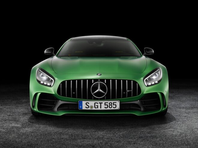 Mercedes-AMG GT R na bežné cesty s génmi pretekára