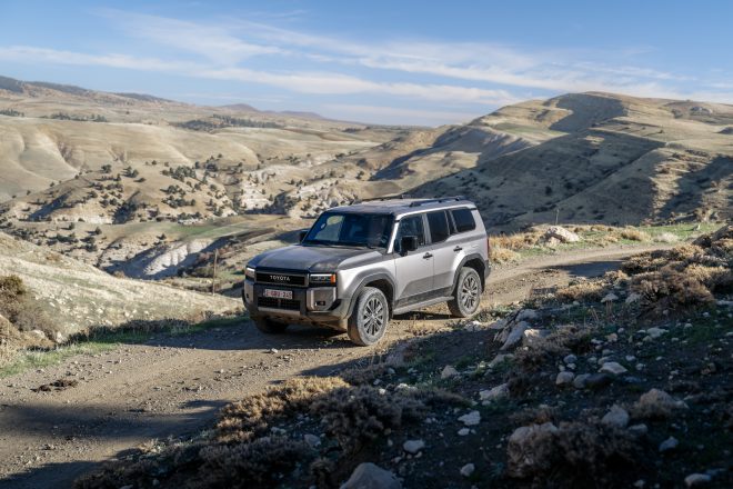 Toyota Land Cruiser Hybrid 48V – elektrifikovaný pohon (mild hybrid) pre legendárny off road značky Toyota