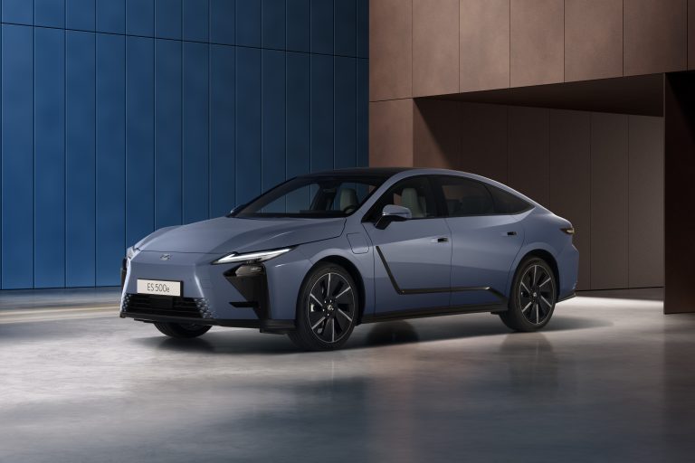 EURÓPSKA PREMIÉRA – NOVÝ LEXUS ES POSÚVA ŠTÝL, LUXUS A KULTIVOVANOSŤ SEDANU NA VYŠŠIU ÚROVEŇ