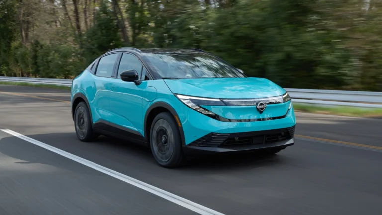 Bez námahy elektrický: úplne nový Nissan LEAF je elektromobil pre každého 2 Bez námahy elektrický: úplne nový Nissan LEAF je elektromobil pre každého