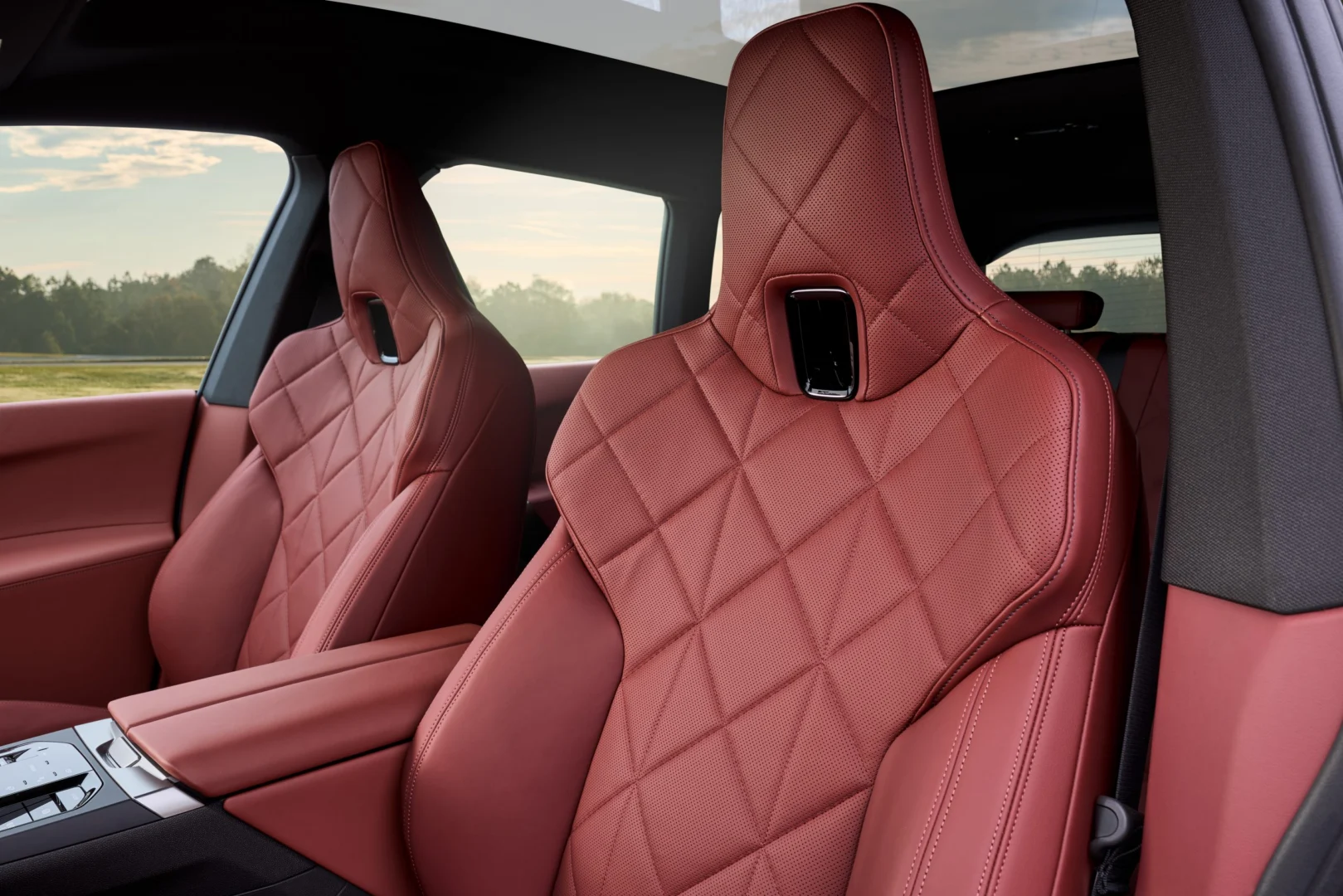 P90585343_highRes_the-new-bmw-ix-xdriv