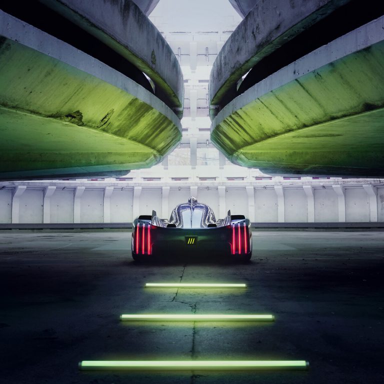 PEUGEOT 9X8 HYBRID HYPERCAR: DOKONALÝ DIZAJN